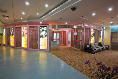 重慶愛德華醫院有限公司整形美(měi)容中心整形科(kē)大(dà)廳-經典網【經典整形咨詢中心】官方網